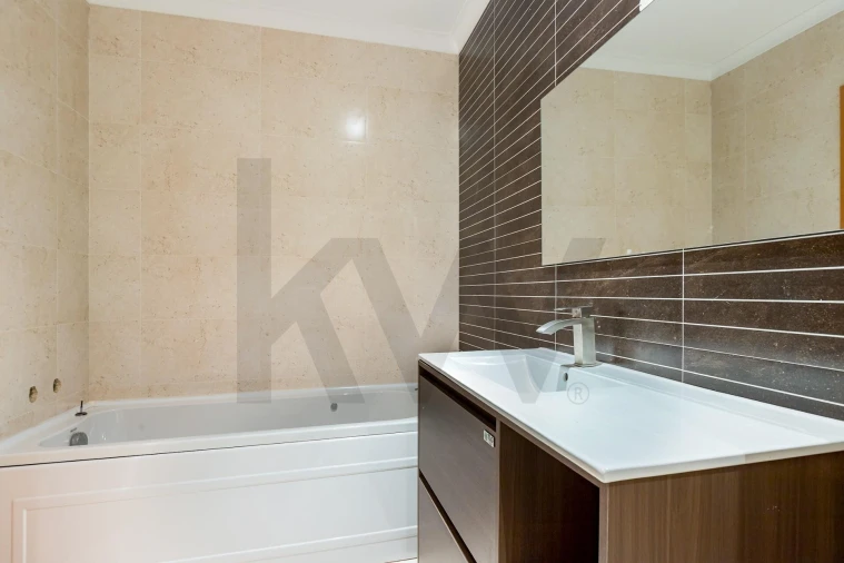 Apartamento T3 para Arrendamento em Oeiras e São Julião da Barra, Paço de Arcos e Caxias Foto 33