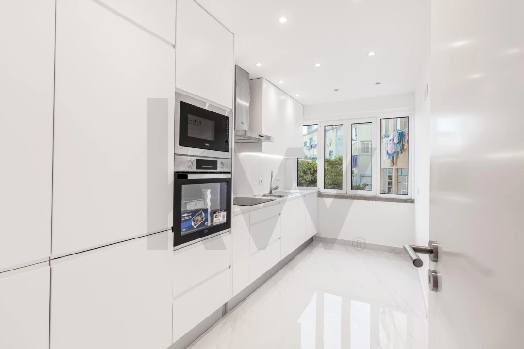 Apartamento T3 para Venda em Campo de Ourique Foto 1