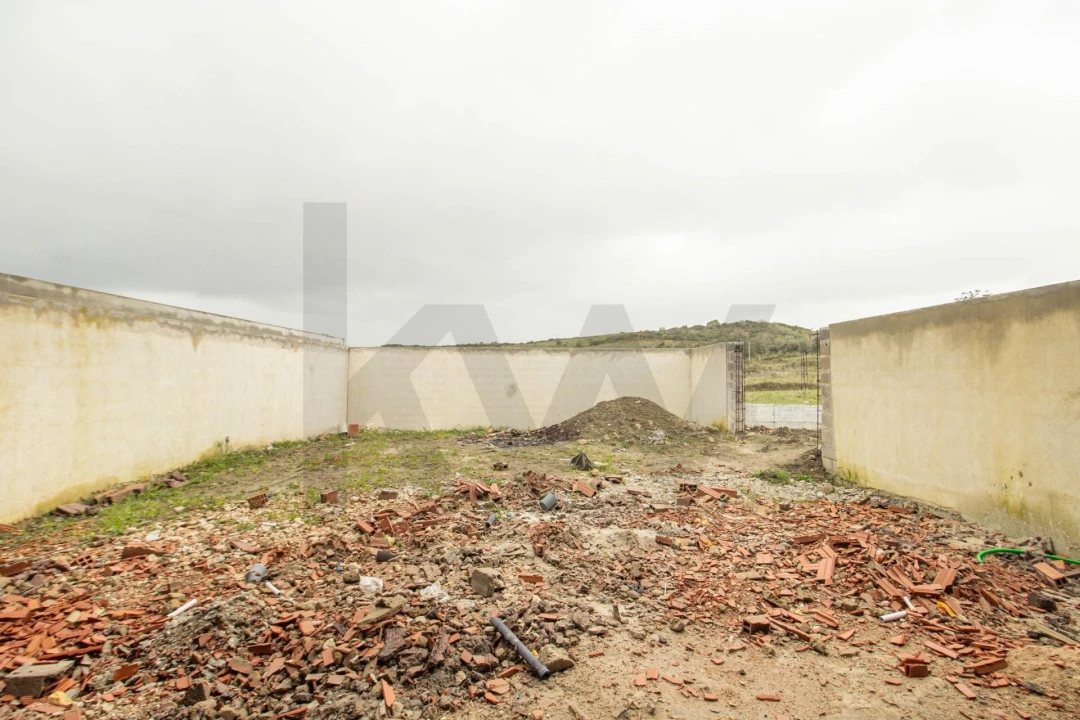 Moradia T4 para Venda em Arranho Foto 15