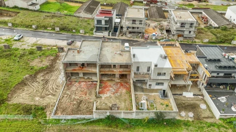 Moradia T4 para Venda em Arranho