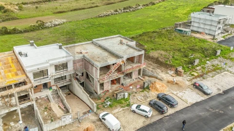 Moradia T4 para Venda em Arranho