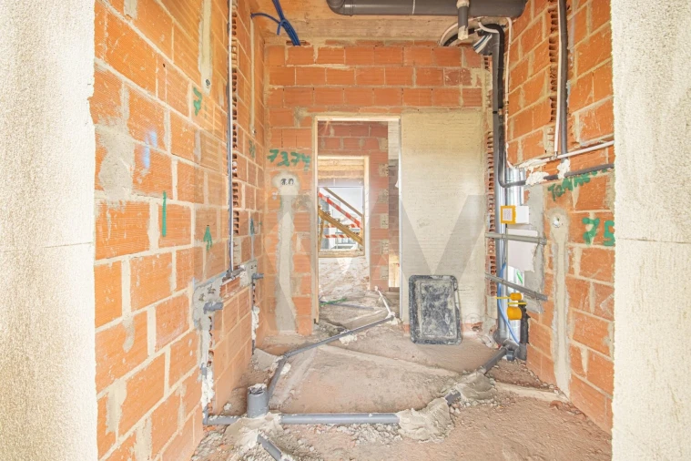 Moradia T4 para Venda em Arranho Foto 8