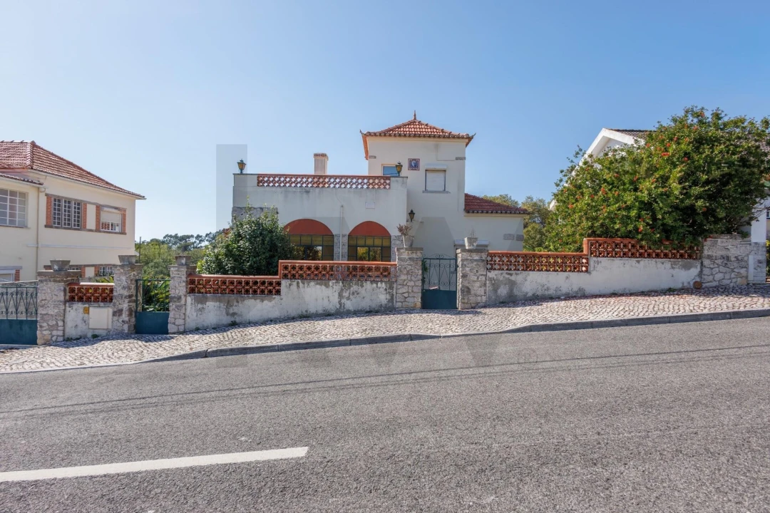 Moradia T7 para Venda em Rio de Mouro Foto 1