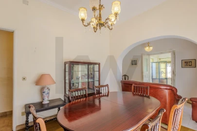 Moradia T7 para Venda em Rio de Mouro