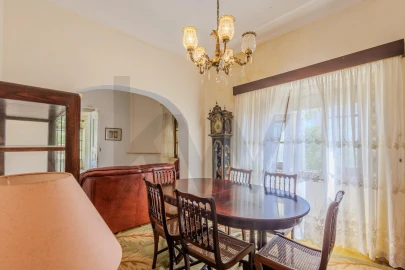 Moradia T7 para Venda em Rio de Mouro