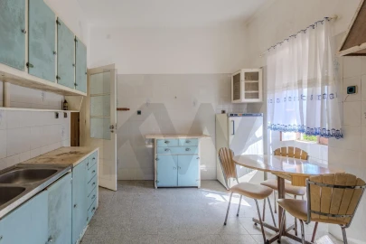 Moradia T7 para Venda em Rio de Mouro