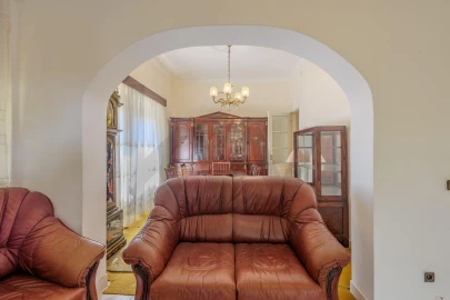 Moradia T7 para Venda em Rio de Mouro