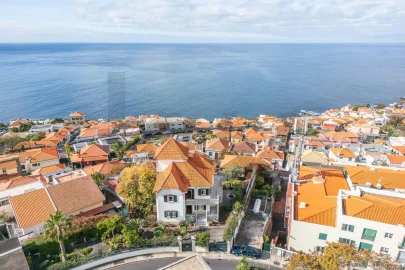 Moradia T4 para Venda em São Gonçalo