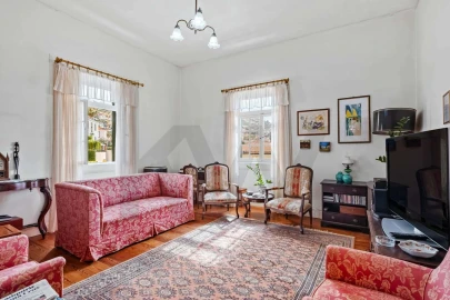 Moradia T4 para Venda em São Gonçalo