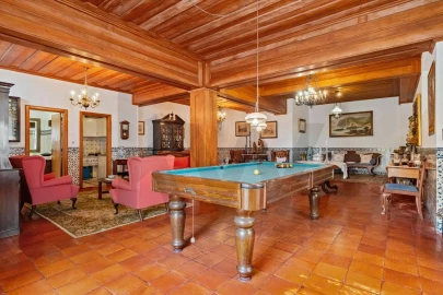 Moradia T4 para Venda em São Gonçalo