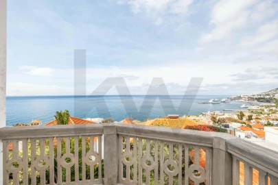 Moradia T4 para Venda em São Gonçalo