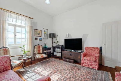 Moradia T4 para Venda em São Gonçalo