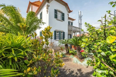 Moradia T4 para Venda em São Gonçalo