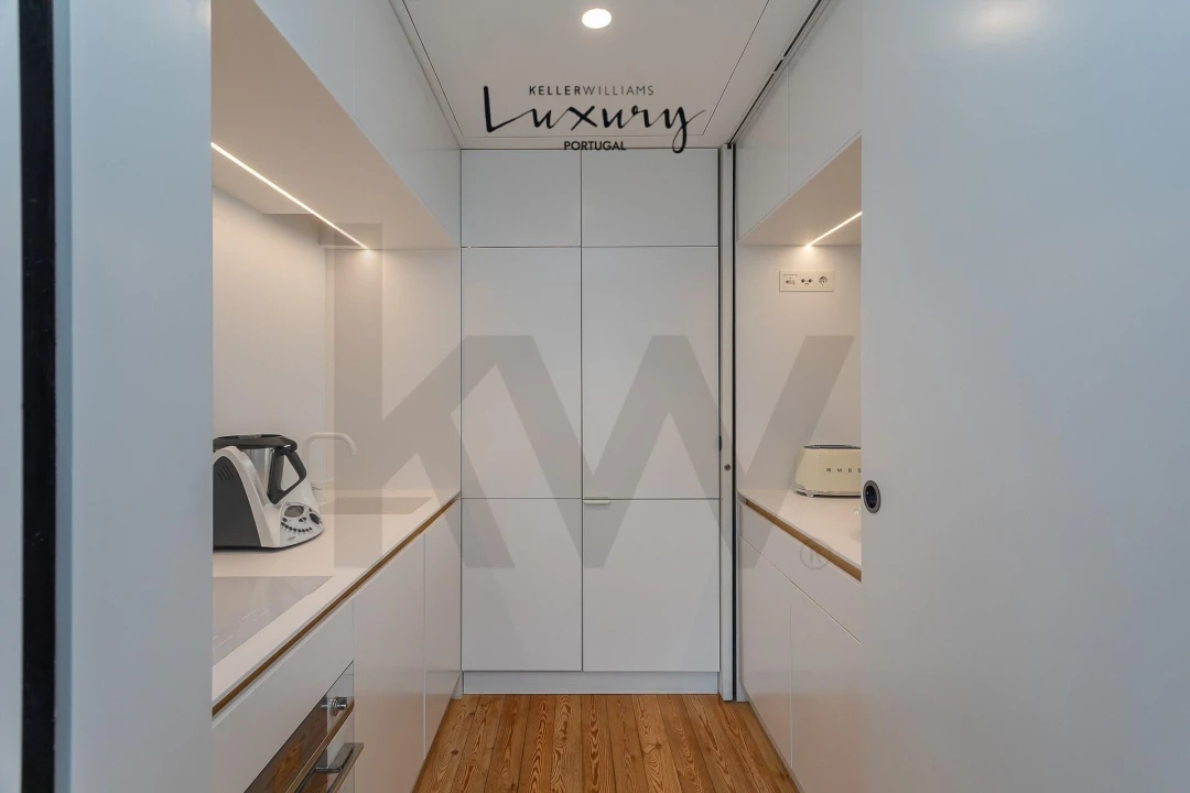 Apartamento T4 para Venda em Avenidas Novas Foto 7