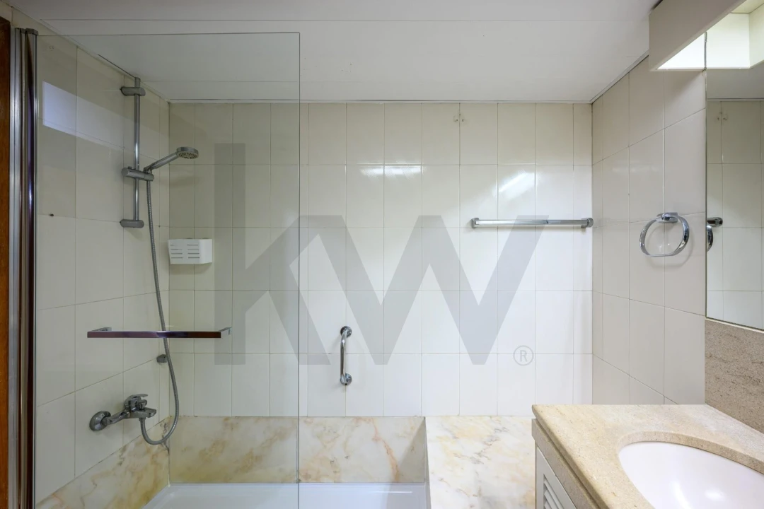 Apartamento T3 para Arrendamento em Lumiar Foto 30