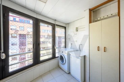 Apartamento T3 para Arrendamento em Lumiar