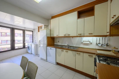 Apartamento T3 para Arrendamento em Lumiar
