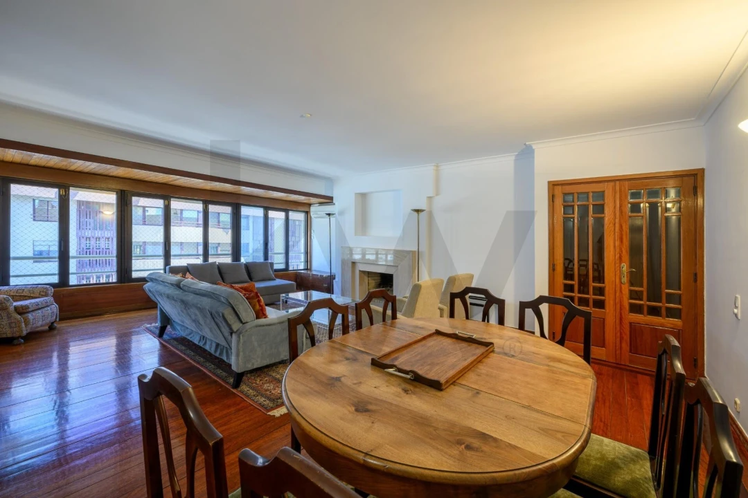 Apartamento T3 para Arrendamento em Lumiar Foto 9