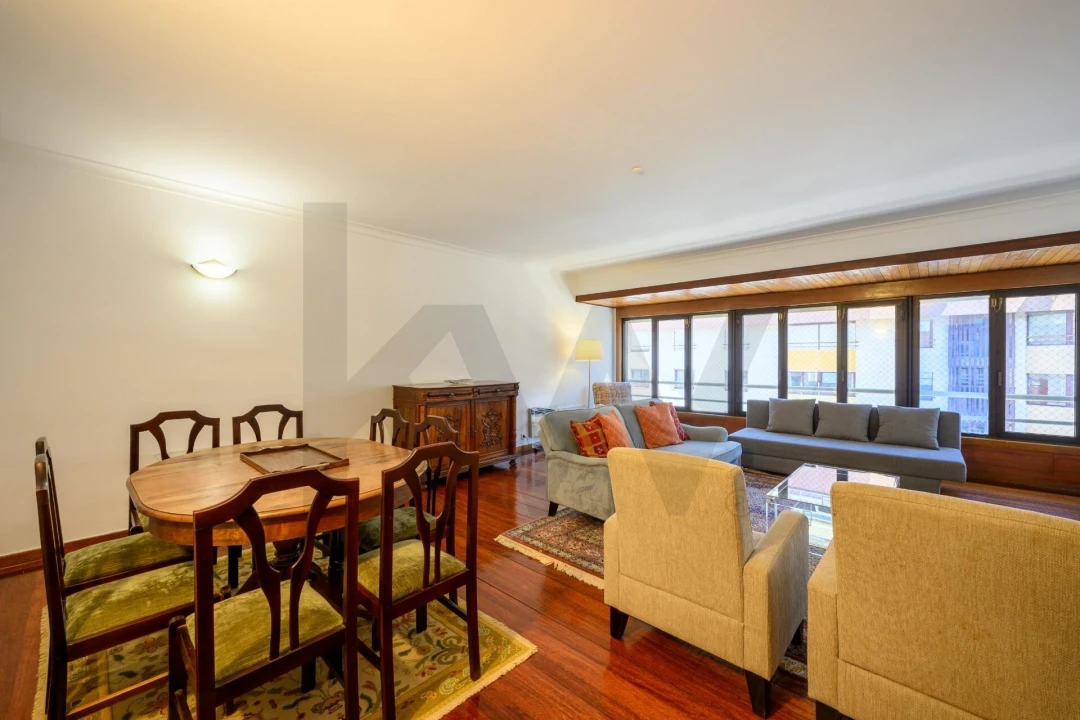 Apartamento T3 para Arrendamento em Lumiar Foto 7