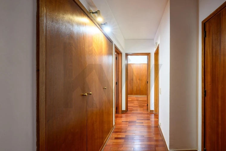 Apartamento T3 para Arrendamento em Lumiar Foto 21