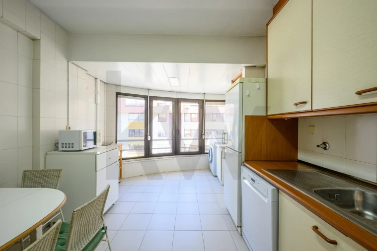 Apartamento T3 para Arrendamento em Lumiar Foto 13