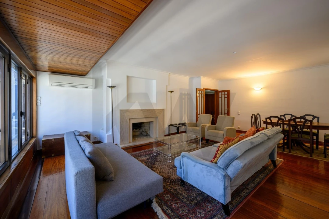 Apartamento T3 para Arrendamento em Lumiar Foto 4