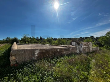 Terreno para Venda em Alcantarilha e Pêra