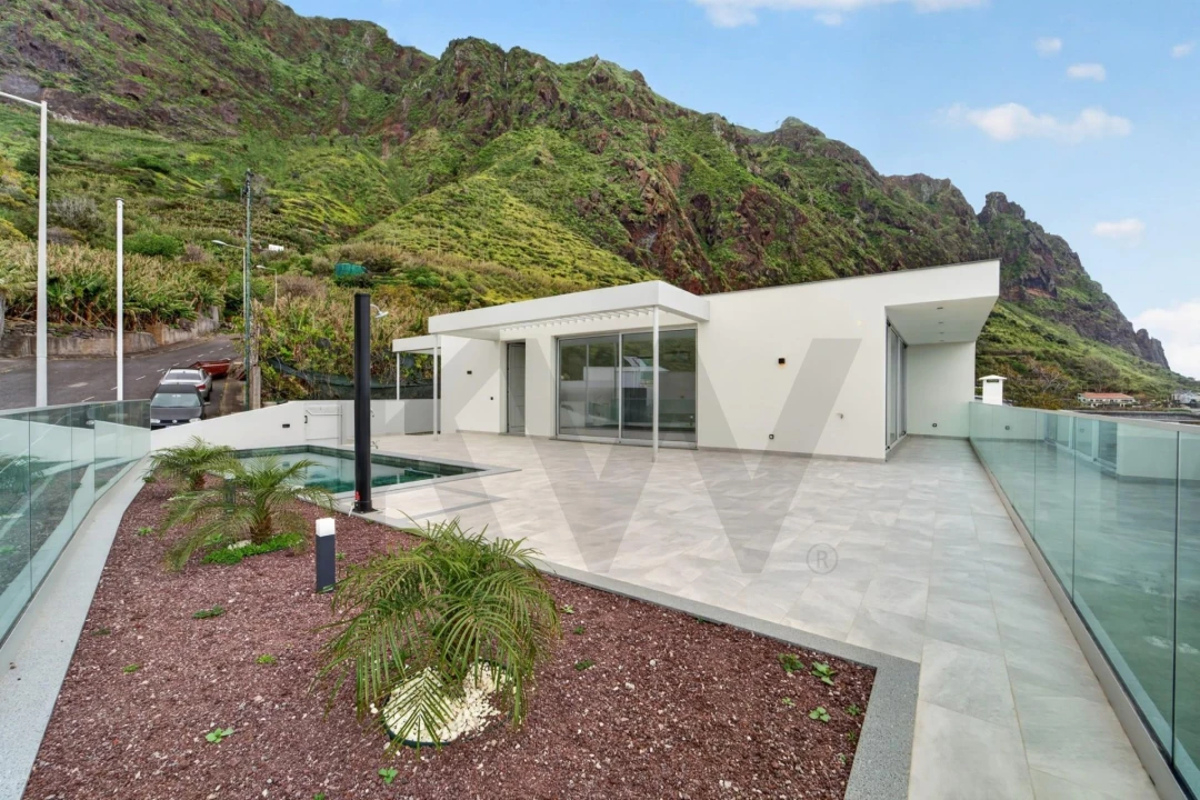 Moradia T3 para Venda em Paul do Mar Foto 5