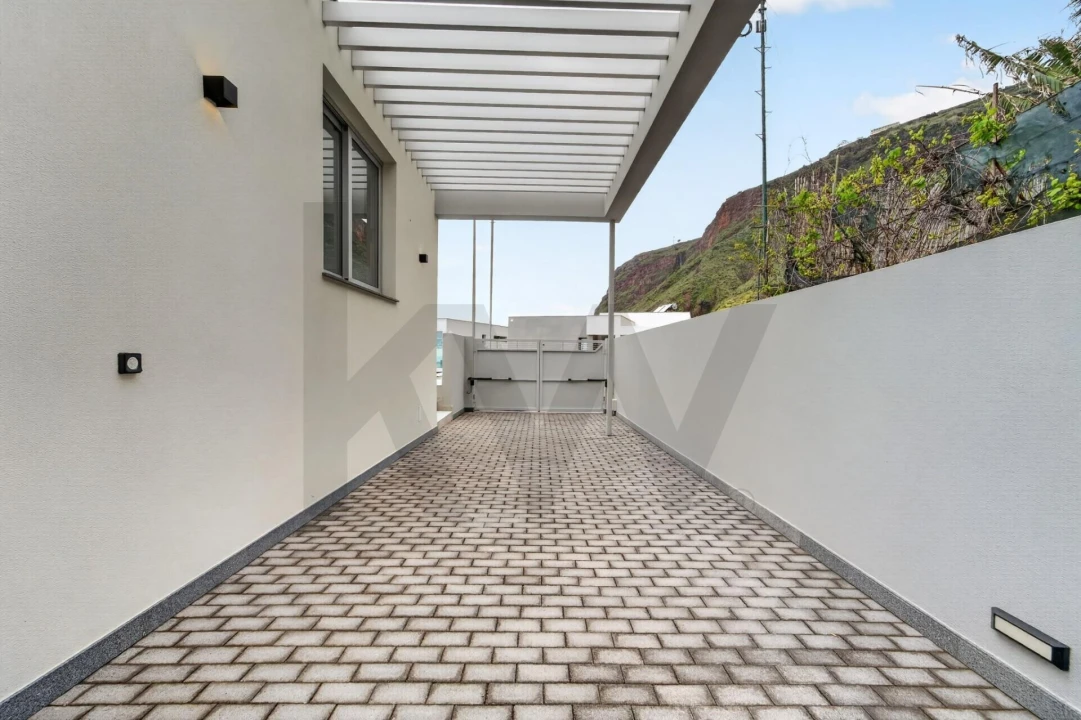 Moradia T3 para Venda em Paul do Mar Foto 10