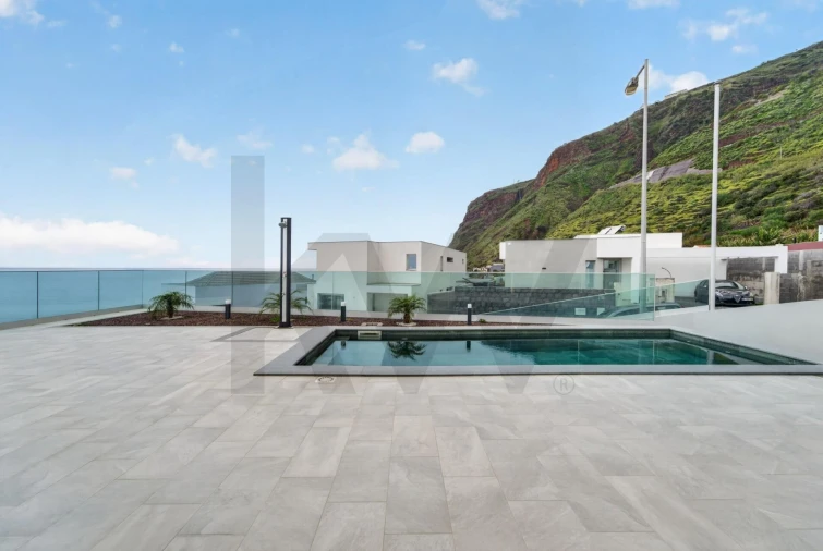 Moradia T3 para Venda em Paul do Mar Foto 3