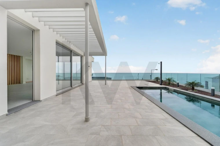 Moradia T3 para Venda em Paul do Mar Foto 2