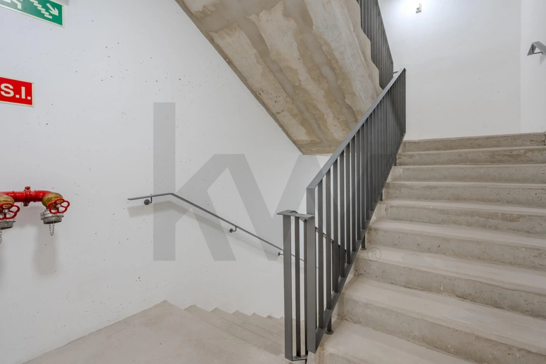 Apartamento T1 para Arrendamento em Algés, Linda-A-Velha e Cruz Quebrada-Dafundo Foto 24