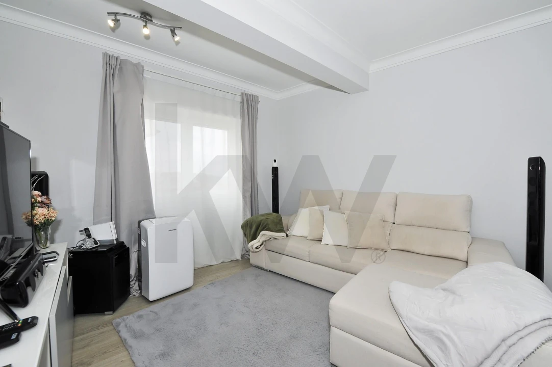 Moradia T4 para Venda em Ramada e Caneças Foto 5