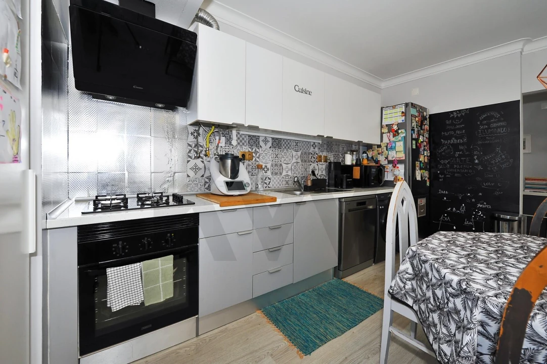 Moradia T4 para Venda em Ramada e Caneças Foto 8