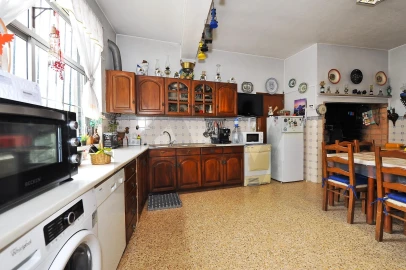 Moradia T4 para Venda em Ramada e Caneças