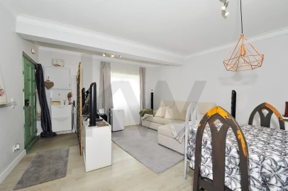 Moradia T4 para Venda em Ramada e Caneças