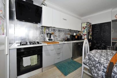 Moradia T4 para Venda em Ramada e Caneças