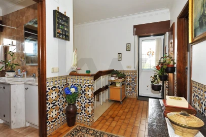 Moradia T4 para Venda em Ramada e Caneças