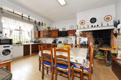 Moradia T4 para Venda em Ramada e Caneças