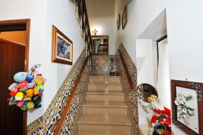 Moradia T4 para Venda em Ramada e Caneças