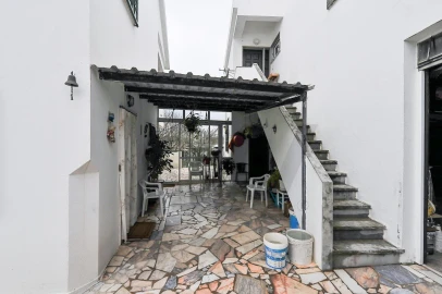 Moradia T4 para Venda em Ramada e Caneças