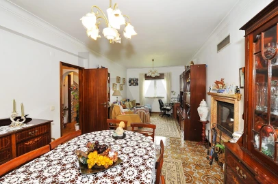 Moradia T4 para Venda em Ramada e Caneças