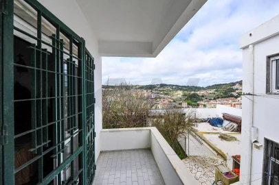 Moradia T4 para Venda em Ramada e Caneças