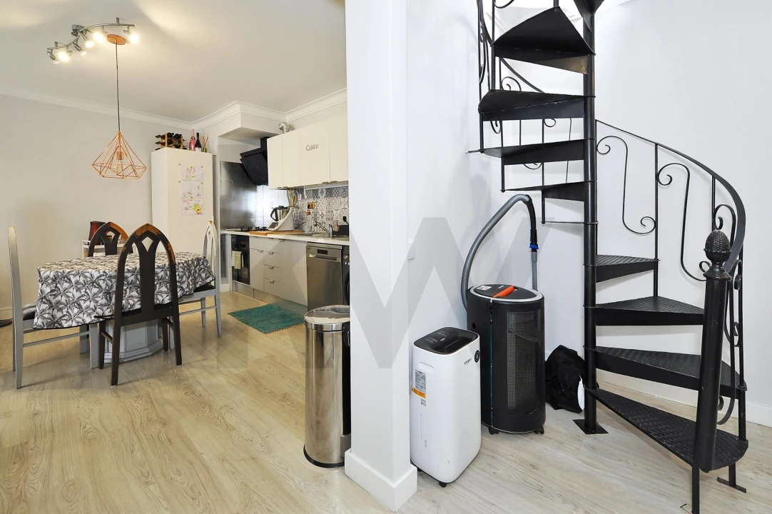 Moradia T4 para Venda em Ramada e Caneças Foto 9