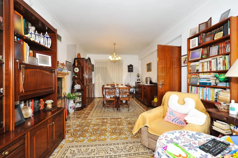 Moradia T4 para Venda em Ramada e Caneças Foto 28