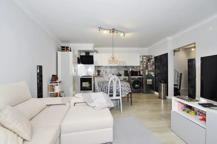 Moradia T4 para Venda em Ramada e Caneças Foto 6