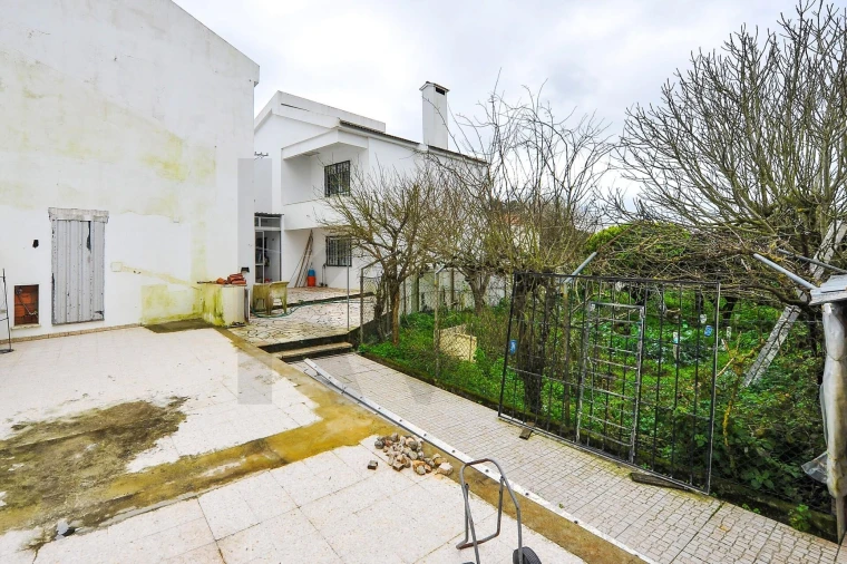 Moradia T4 para Venda em Ramada e Caneças Foto 18