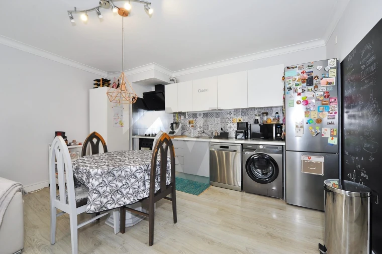 Moradia T4 para Venda em Ramada e Caneças Foto 4