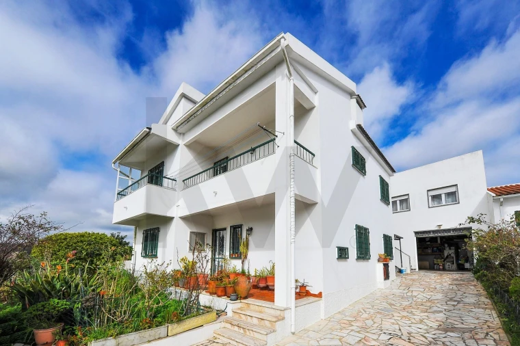 Moradia T4 para Venda em Ramada e Caneças Foto 2