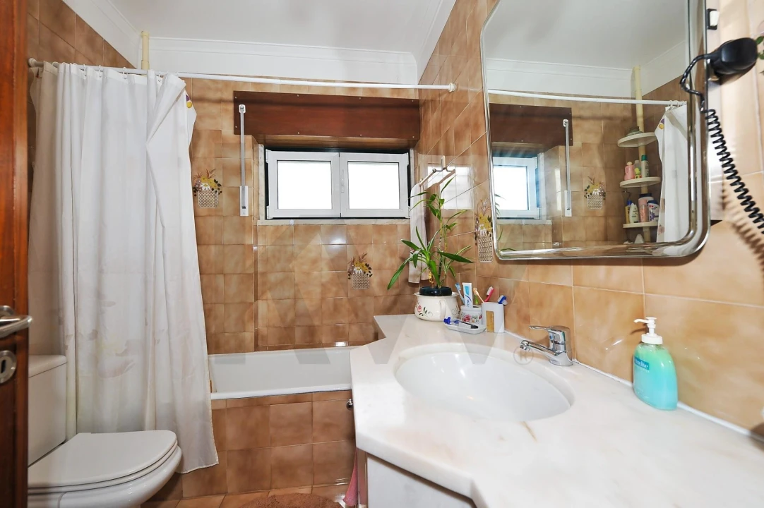 Moradia T4 para Venda em Ramada e Caneças Foto 41